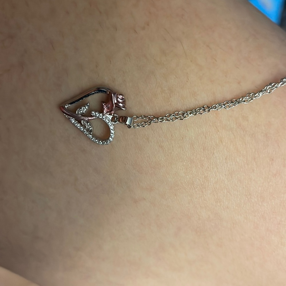 Princess bell necklace in white gold and diamonds